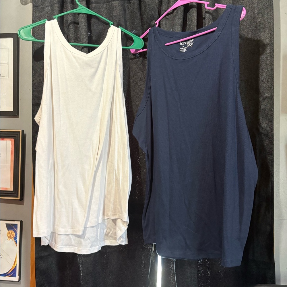 Cotton On Women's Classic Navy and White Tank Tops